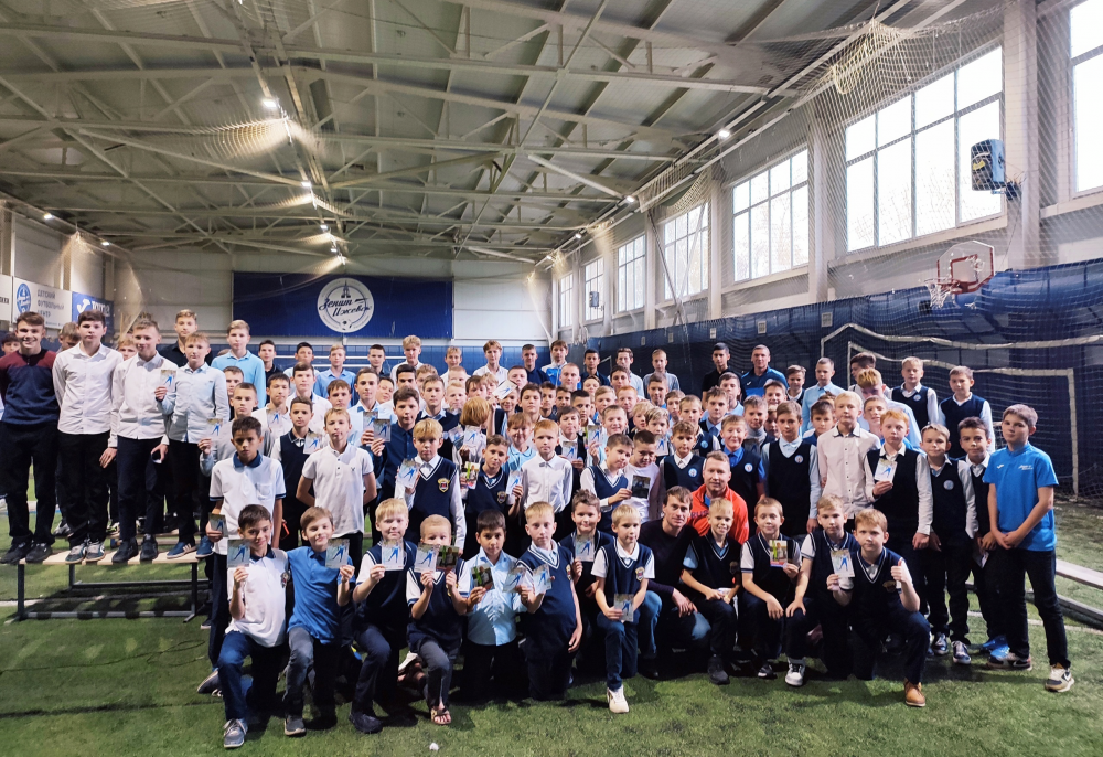 Вылегжанин и Лекомцев провели «Олимпийский урок» для юных футболистов