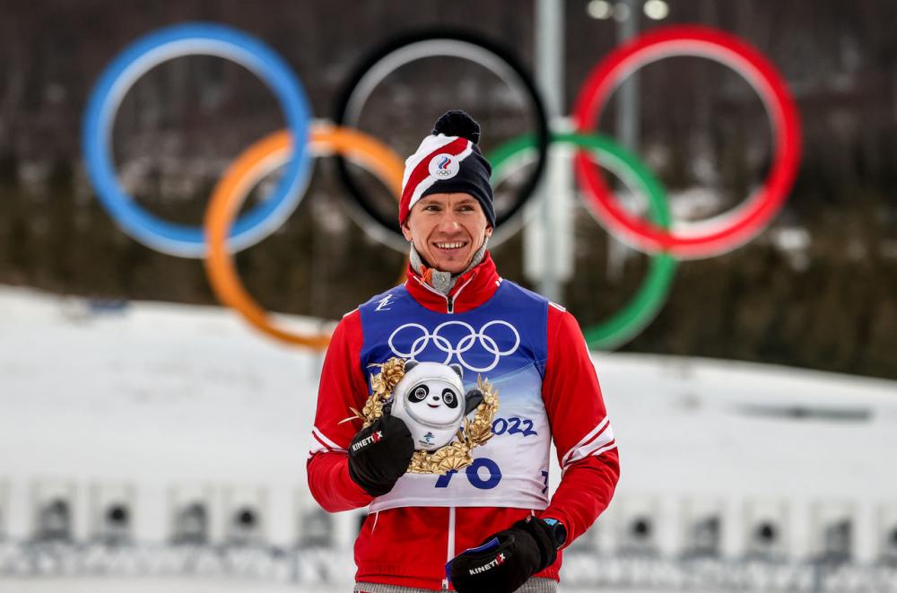 Большунов выиграл серебро разделки на Олимпиаде-2022