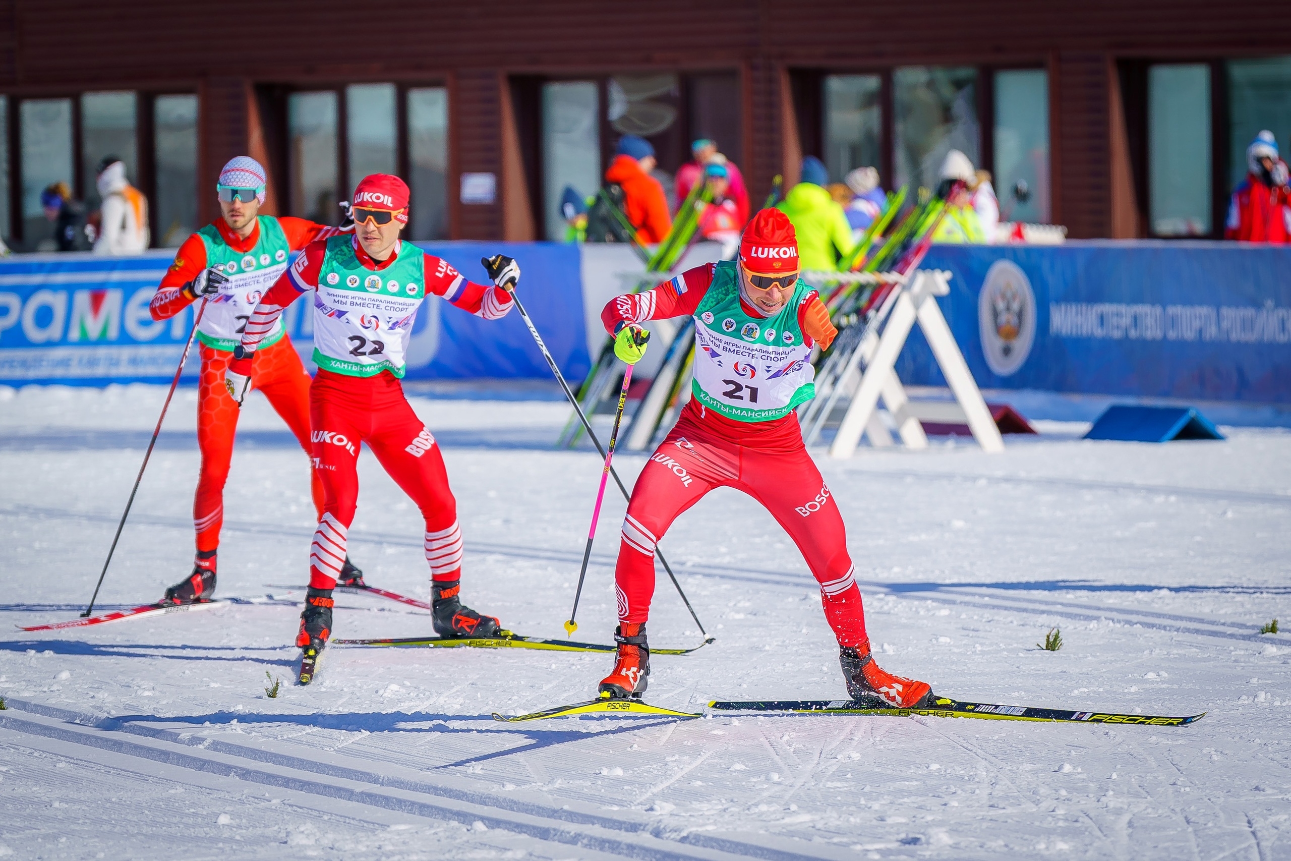 FIS допустит российских паралимпийцев к соревнованиям с флагом и гимном