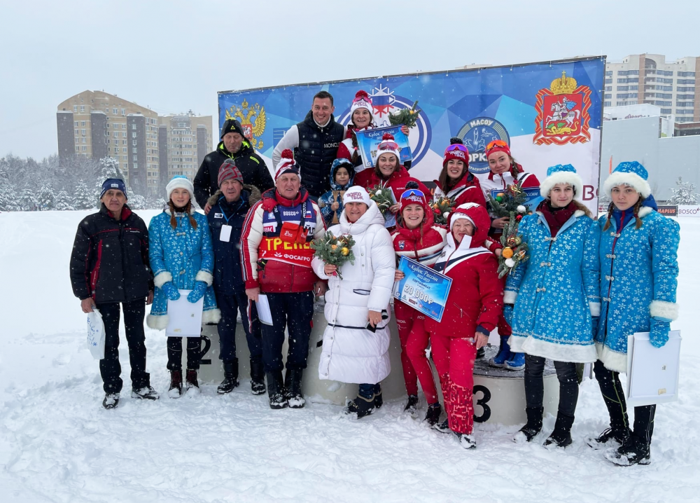 Непряева и Семиков – победители классических разделок на «Красногорской лыжне 2022»