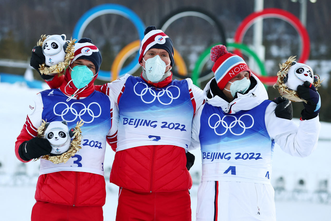 Зимние олимпийские игры россия медали. Олимпийские игры сейчас. Участники зимних Олимпийских игр Россия. Медали Олимпийских игр 2022 года в Пекине.