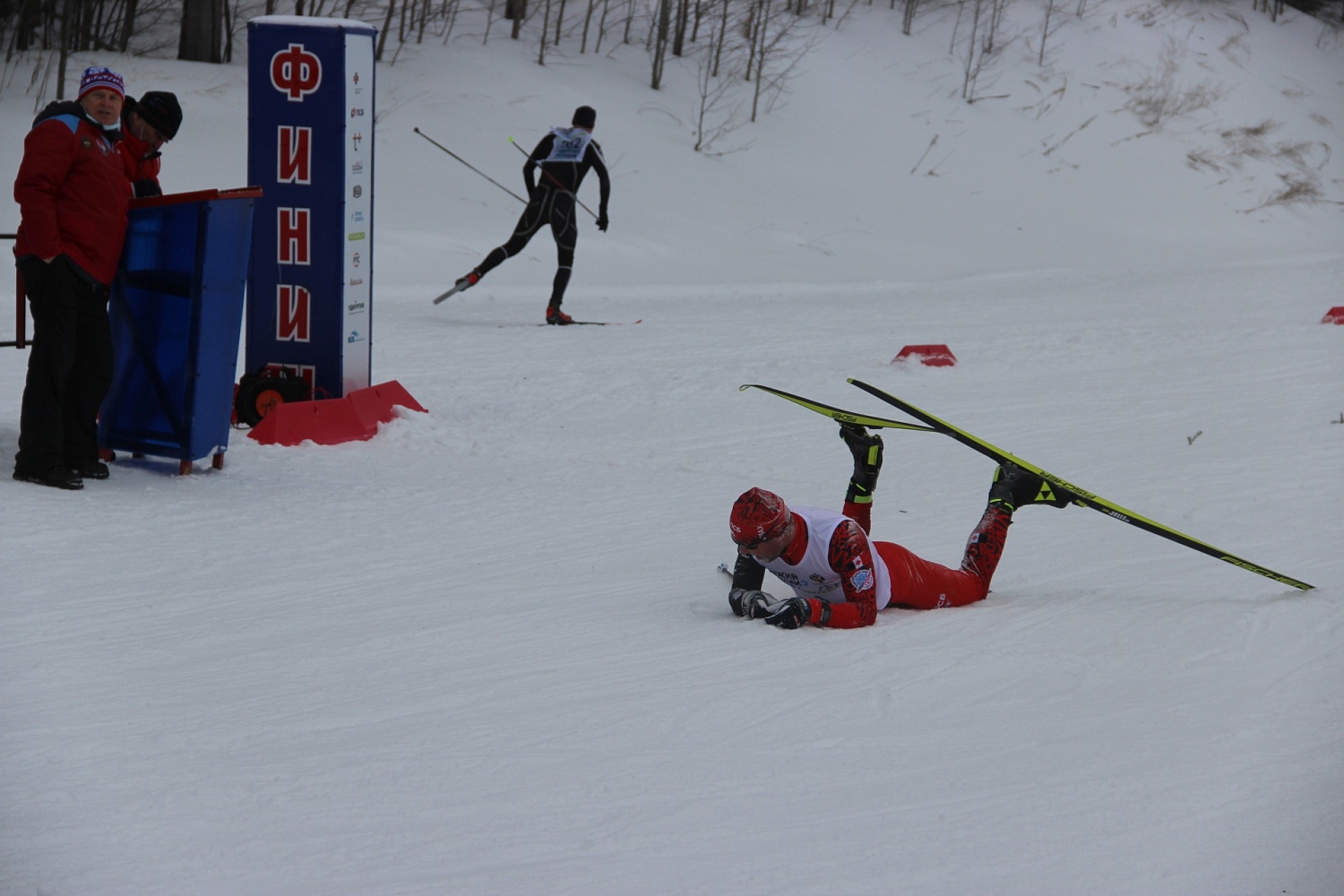 "Лыжня России" в этом году запомнилась нешуточной борьбой в финале у мужчин